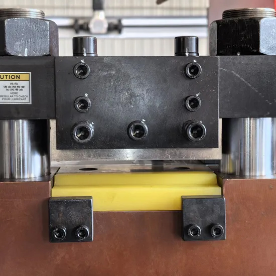 Volautomatische busbar machine – ponsen, buigen en knippen
