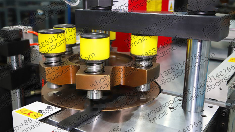 Busbar pons-, knip- en buigmachine voor koper 303U-3
