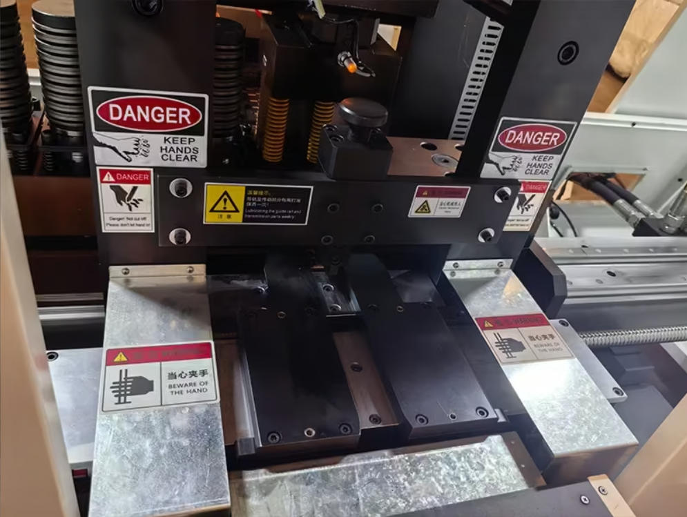 HQ600-SP CNC pons- en knipmachine voor rails
